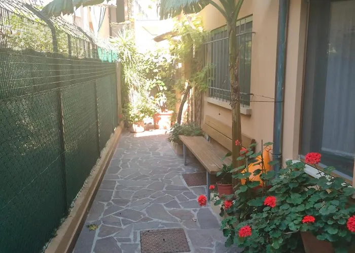 Ampio Monolocale Nel Cuore Di 佩萨罗